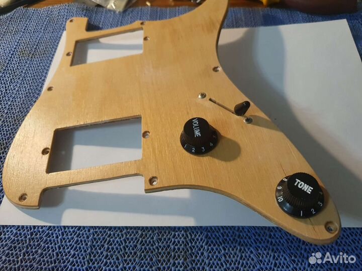 Пикгард на stratocaster hh с электроникой