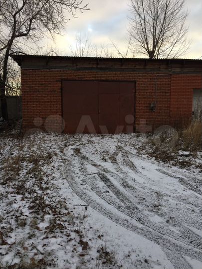 Гараж, > 30 м²