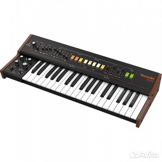 Клавишный инструмент Behringer vocoder VC340