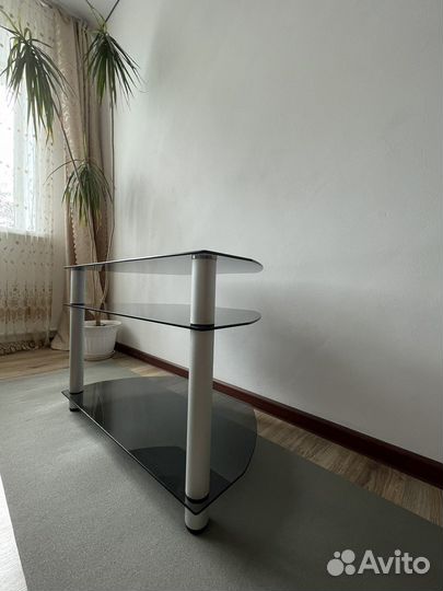 Стеклянный журнальный столик бу