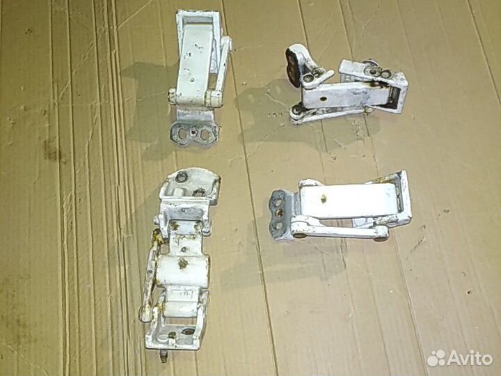 Петли задних дверей Форд Транзит 2000-2014
