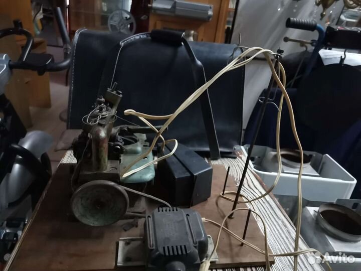 Электро оверлок. Швейные машины