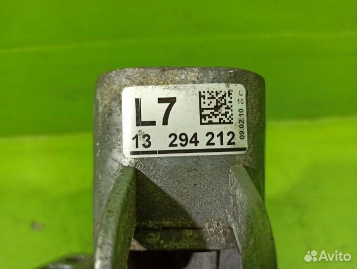 Опора двигателя передняя правая Chevrolet Cruze