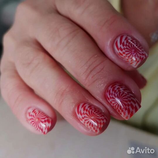 Маникюр педикюр