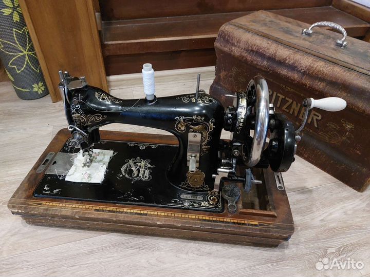 Антикварная швейная машинка Gritzner