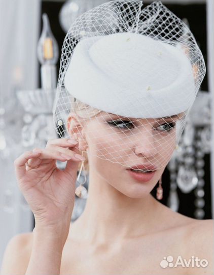 Шляпа женская белая,с вуалью