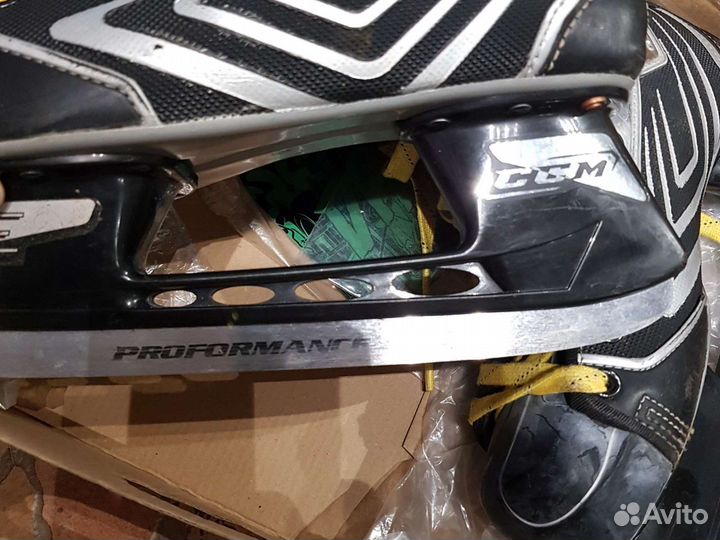 Коньки хоккейные