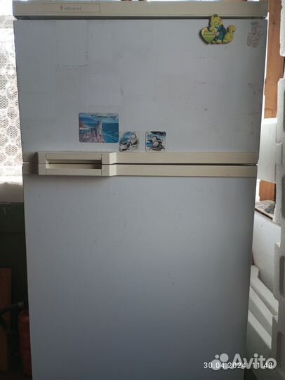 Холодильник атлант бу