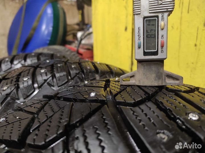 Dunlop Ice Touch 215/65 R16 98T