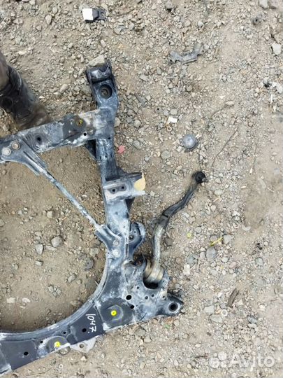 Балка под двс Lexus Ls600Hl UVF46 2urfse 2010