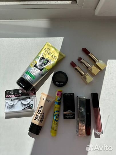 Помады, тушь, блеск, тональные основы косметика