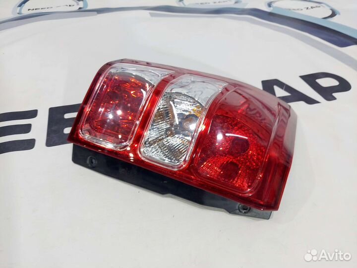 Фонарь задний левый Suzuki Grand Vitara 2010