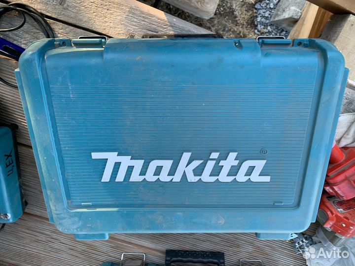 Шуруповерт Makita