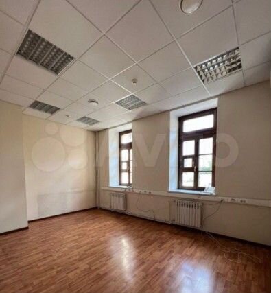 Здание, 1074 м²