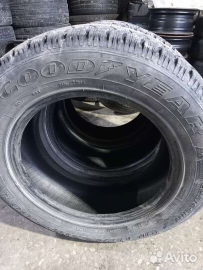 Goodyear UltraGrip 500 225/65 R17