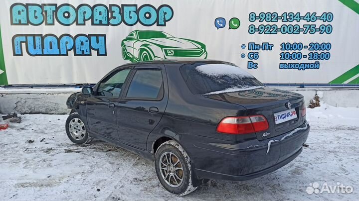 Стекло двери передней левой Fiat Albea 46781903