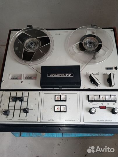 Магнитофон Комета 212