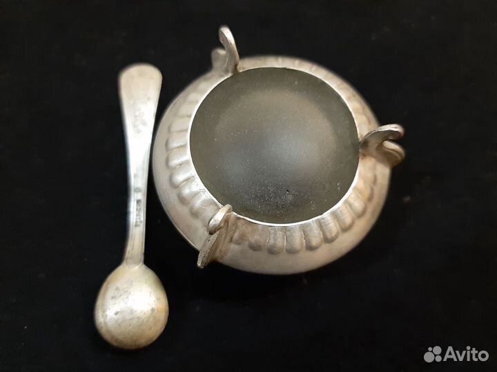 Солонка мельхиор и стекло с родной ложечкой юмзмет