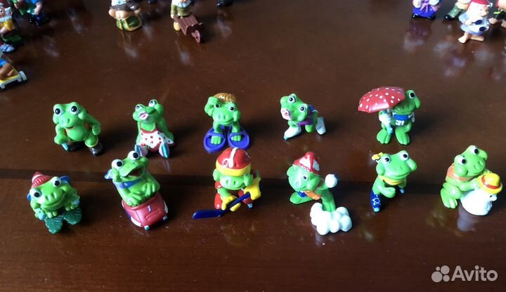 Фигурки киндер Лягушки