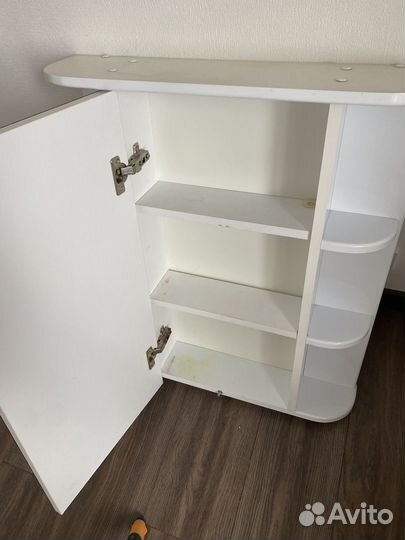 Полочка для ванной с зеркалом