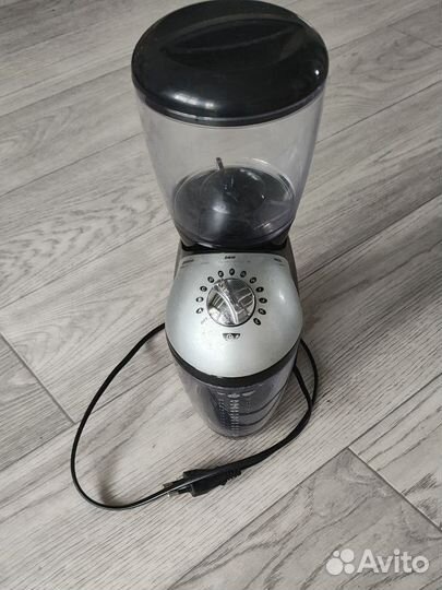 Кофемолка жерновая Delonghi