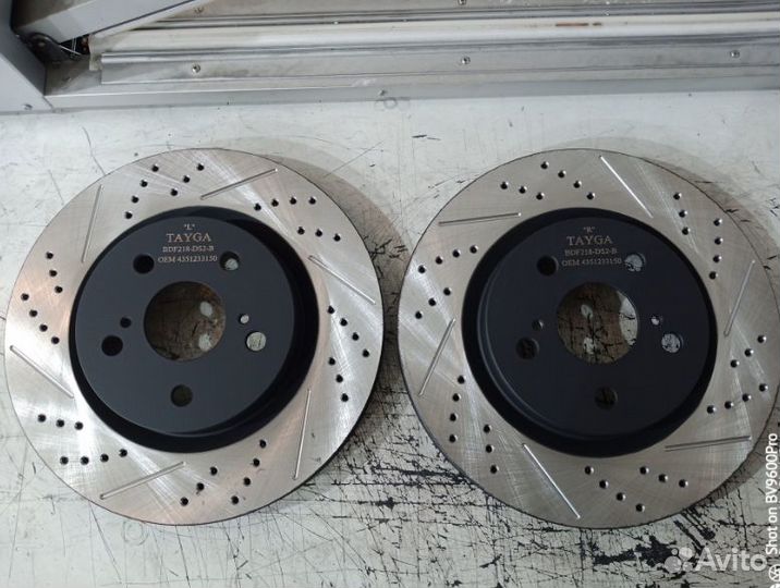 Тормозные диски вентилируемые с перфорацией