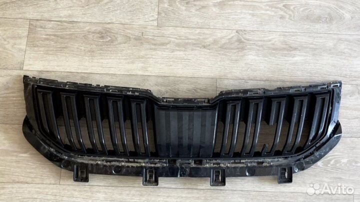 Решетка радиатора Skoda Karoq