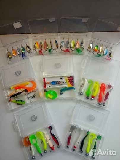 Набор приманок в коробке