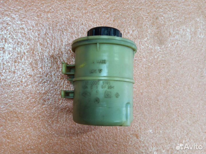 Бачок гура Renault Logan 1