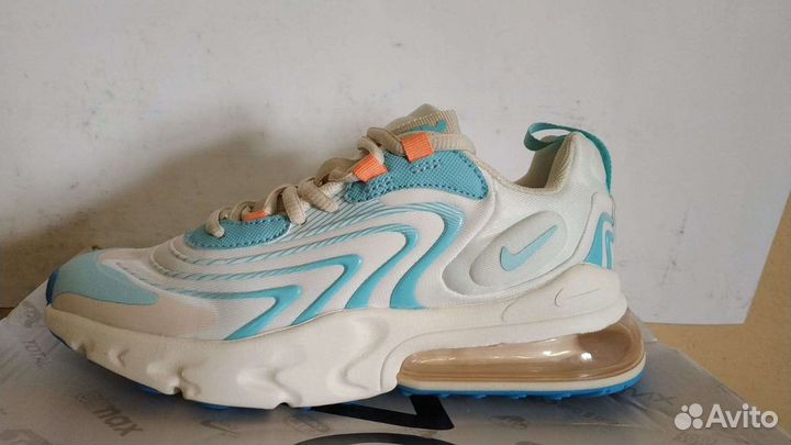 Кроссовки женские Nike Air Max 270