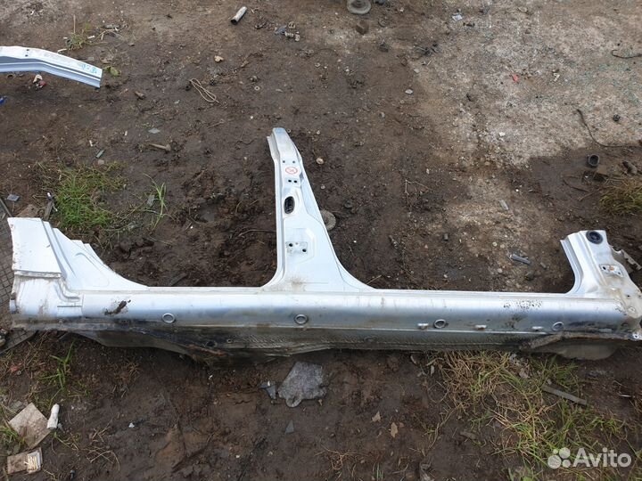 Порог со стойкой правый audi a6 c5 ауди а6 с5 s6