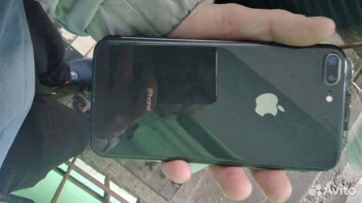 Телефон iPhone 8 plus