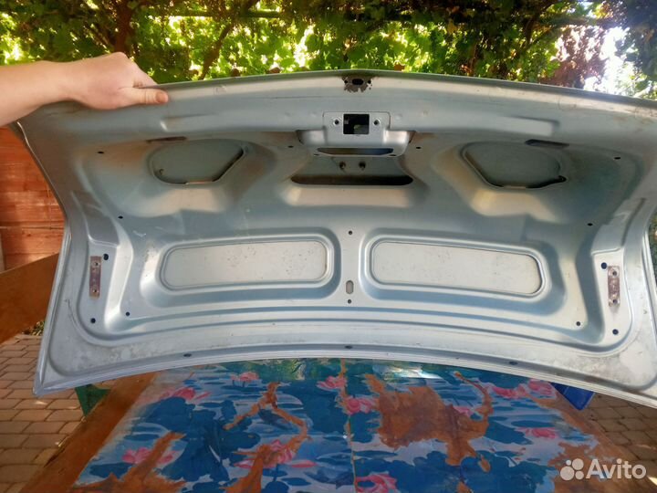 Крышка багажника Рено logan 2009 г в