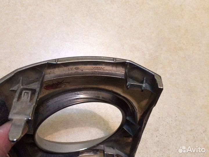 Накладки на противотуманки Lexus LX570