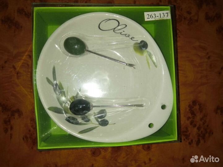 Набор новой посуды