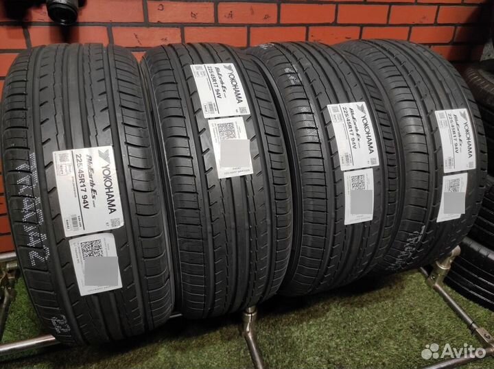 Yokohama Bluearth ES32 225/45 R17 94V