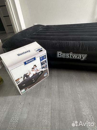 Надувнная кровать bestway б/у,с встроенный насос