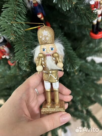 Елочные игрушки