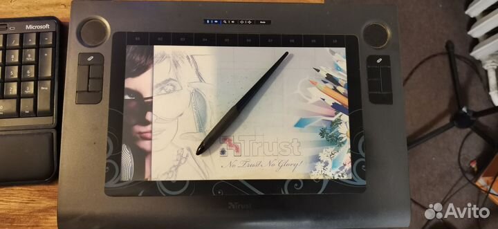 Графический планшет Trust Canvas widescreen tablet