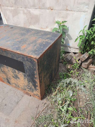 Инструментальный ящик на грузовик