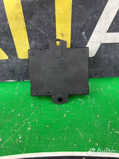 Блок управления крышкой багажника Kia Carnival 3