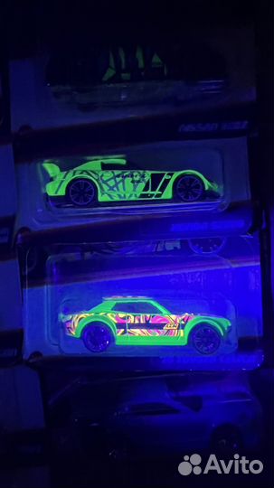 Машинки Hot Wheels Neon Speeders