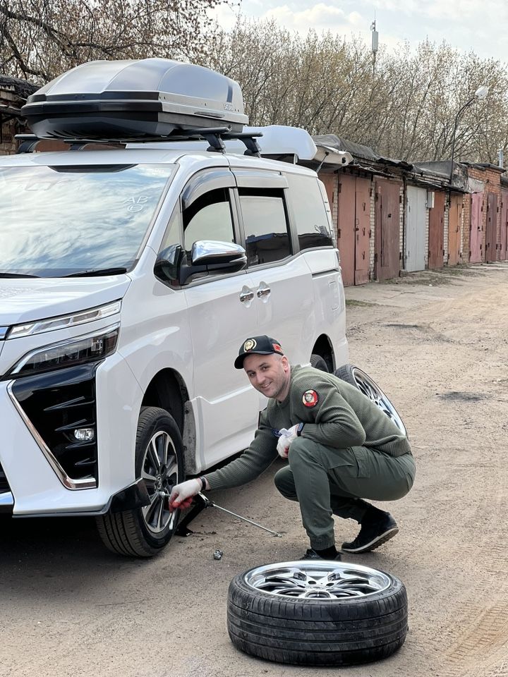 Toyota Voxy: фото владельца