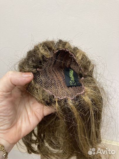 Парик из искусств волос