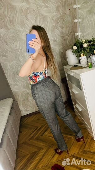 Женский костюм, жакет и брюки