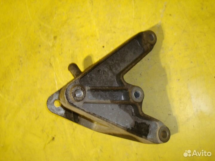 Крепление Опора Коробки Задняя Opel Insignia 2.0л