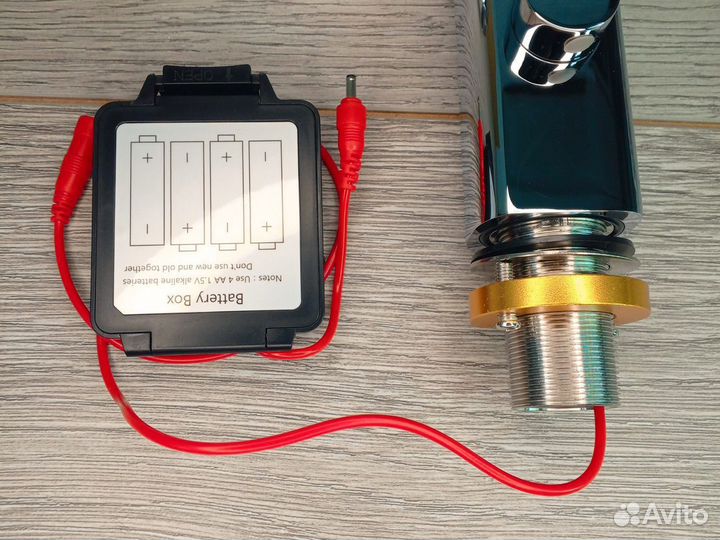 Сенсорный смеситель для раковины