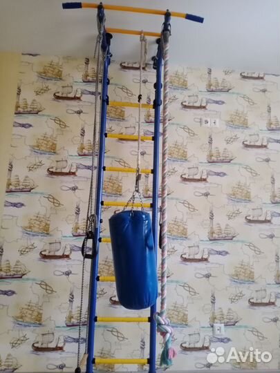 Шведская стенка с турником бу