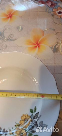 Набор столовой посуды новый