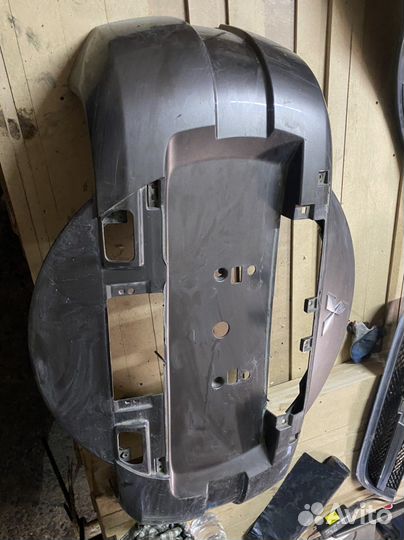 Кожух запасного колеса Mitsubishi Pajero 4